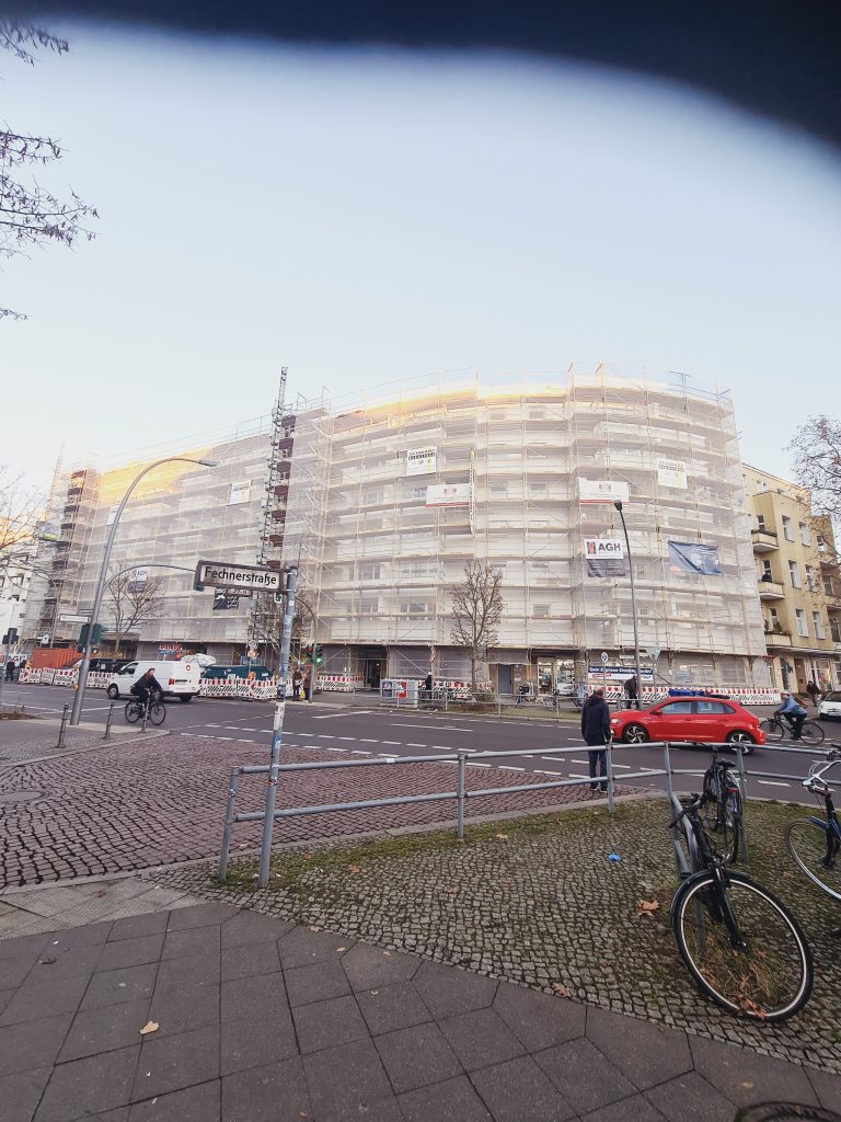 Uhlandstraße 106, 107